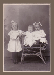 Three Reed sisters about 1908, Kansas