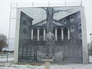 The mural is a carefully executed black and white representation of a man in front of the Gernika (Guernica) oak, hands behind his back.