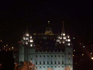 With multiple lights at the spires and floodlit from below, the Mormon Temple is a sparkling display at night.
