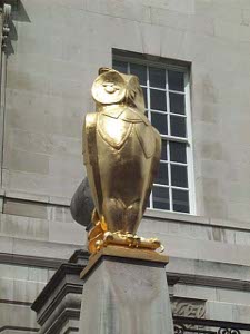 At the front of the Leeds City Art Gallery is a gilt sculpture of a stylized owl.
