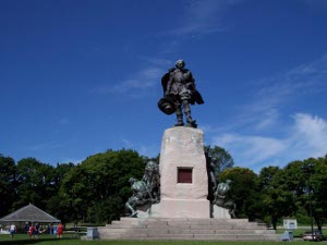 Perhaps 30 feet high, the statue of Champlain dominates the park