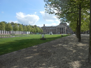 The Kurhause is to the right behind a very long lawn; on the left is a long collonnade